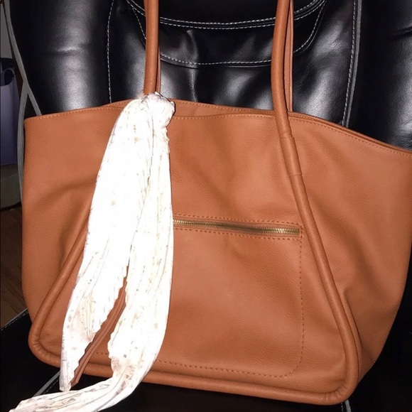 Universal Thread Tote - Picture 3 of 4